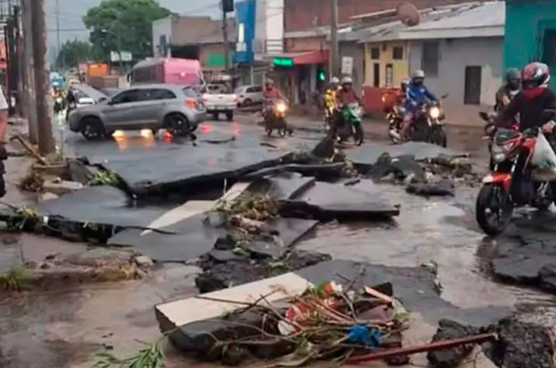 Evacúan a familias en Guazapa y Santa Ana por intensas lluvias