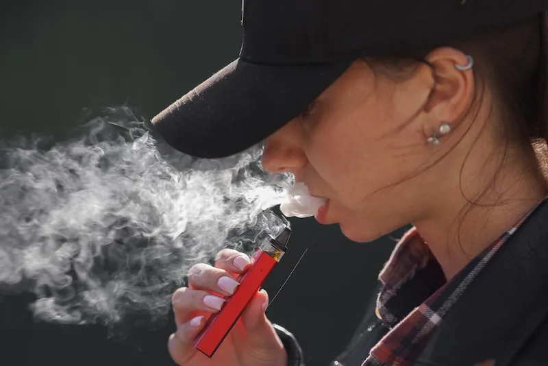 Más de 15 millones de adolescentes usan cigarrillos electrónicos en todo el mundo