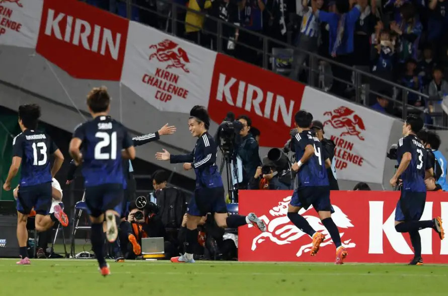 Japón logra su primera victoria histórica ante Brasil tras remontarle dos goles