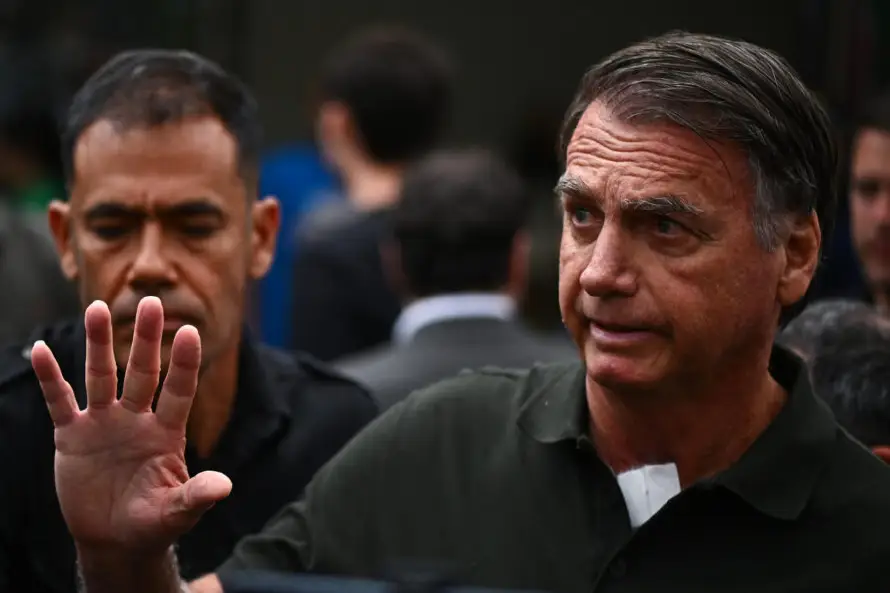 Los abogados de Bolsonaro piden suavizar las medidas cautelares contra el exmandatario