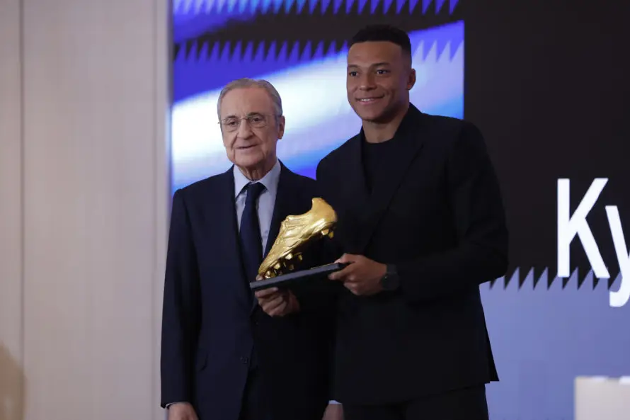 Kylian Mbappé recibe la Bota de Oro: "Es imposible ganar este premio sin el equipo"