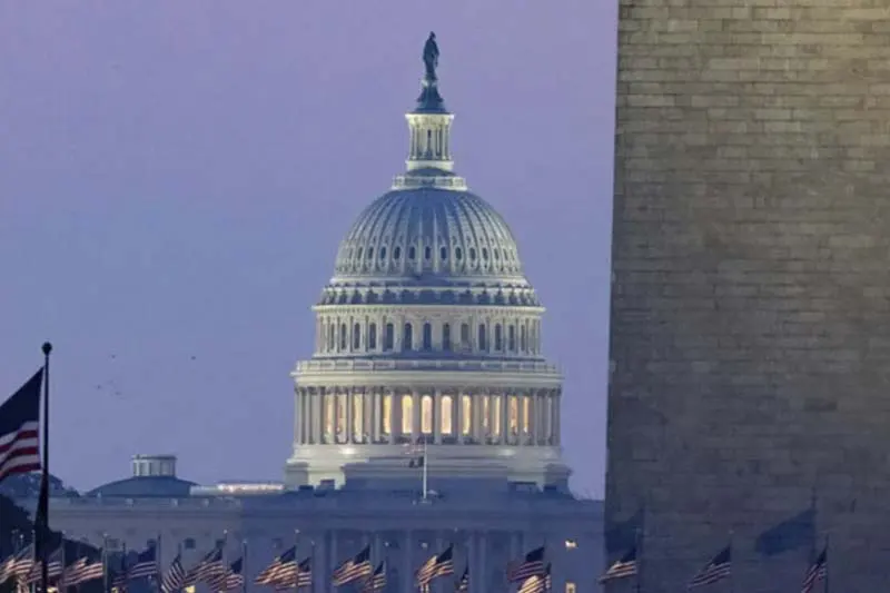 Senado de EEUU bloquea ley que buscaba impedir a Trump más acciones militares en Venezuela