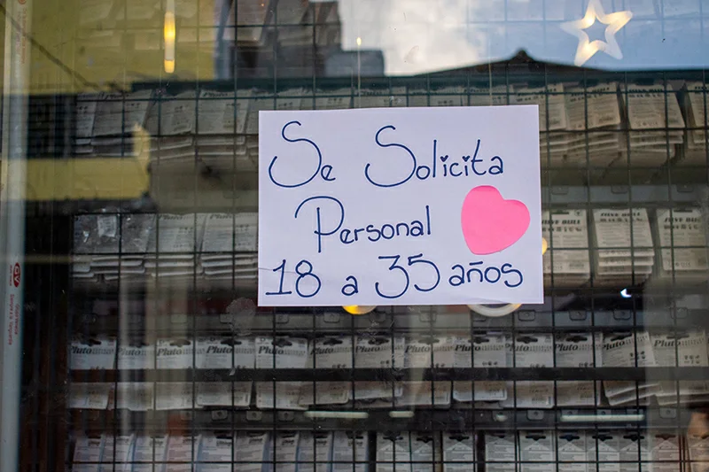 Desempleo en El Salvador cae a su nivel más bajo en 17 años, según la EHPM 2024