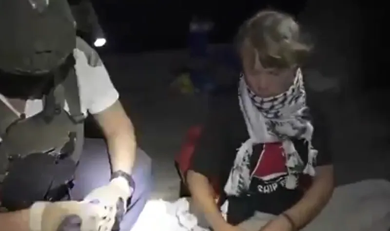 Ejército de Israel intercepta flotilla humanitaria y traslada a Greta Thunberg a puerto