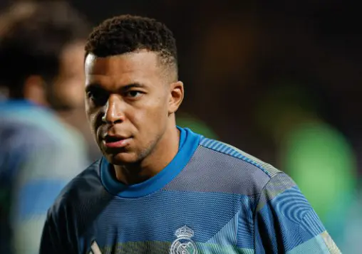 Mbappé vuelve a la convocatoria y viaja para enfrentar al Manchester City