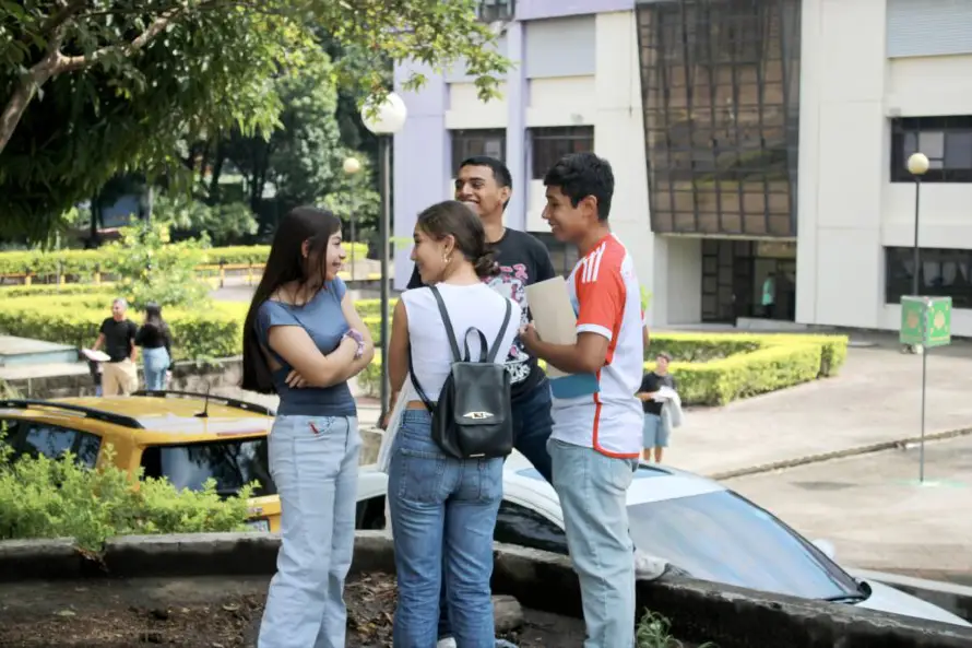 UES contratará seguro contra accidentes para los estudiantes, que pagarán $1 mensual