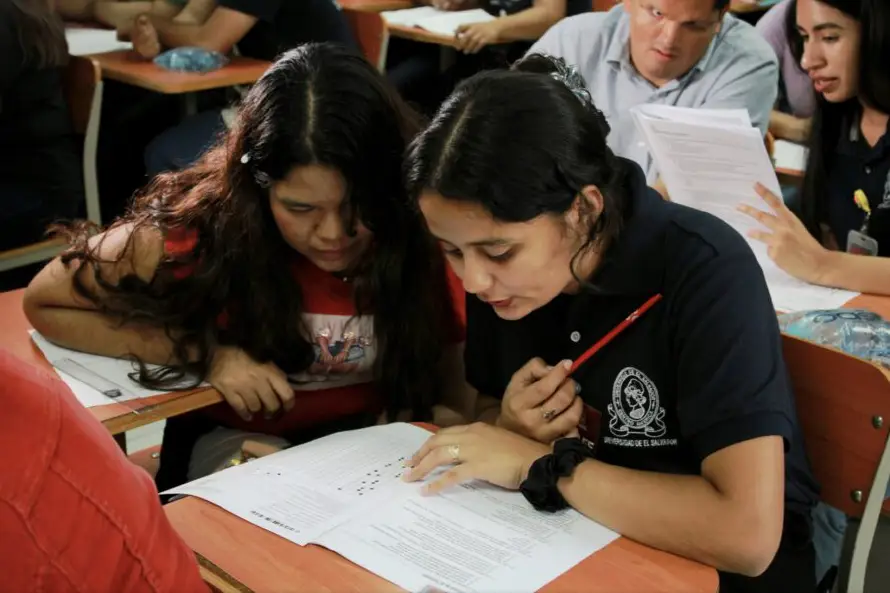 La UES, que tiene unos 1,500 becados, ofrecerá más becas con refuerzo en 2026
