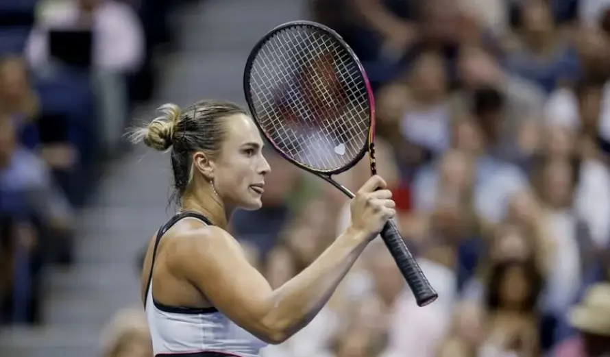 Aryna Sabalenka sigue invicta en Wuhan; Iga Swiatek alcanza 125 triunfos en WTA 1,000