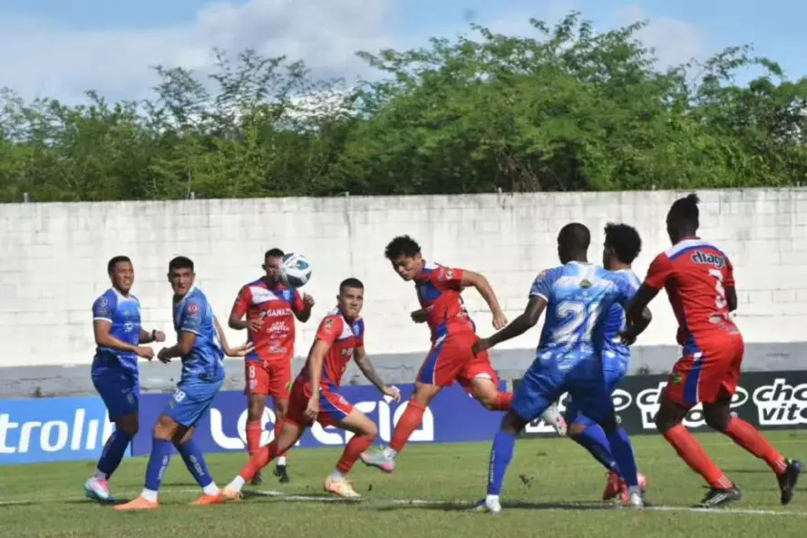 Firpo golea 4-1 a Fuerte San Francisco y recupera el liderato del Apertura 2025