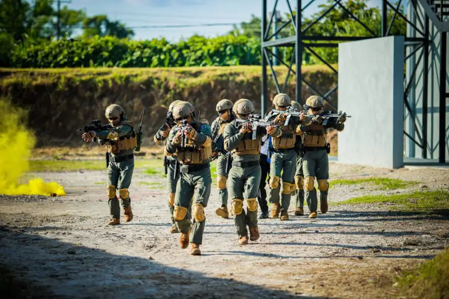 Fuerza Armada tendrá $334.5 millones para 2026 y le apuesta a "tener soldados profesionales" dice ministro