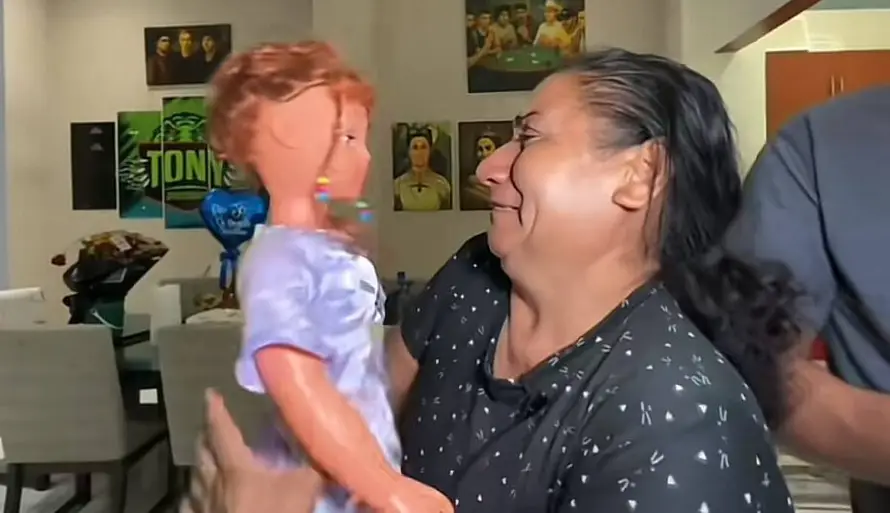 Mami Nena recibió un obsequio que reparó un duro momento de su niñez