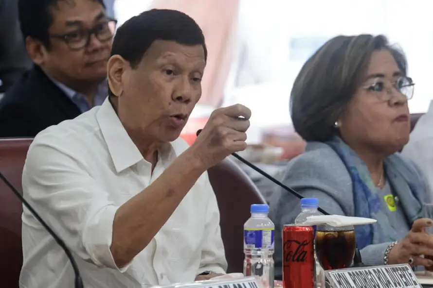 CPI rechaza libertad provisional a Duterte por riesgo de fuga y obstrucción