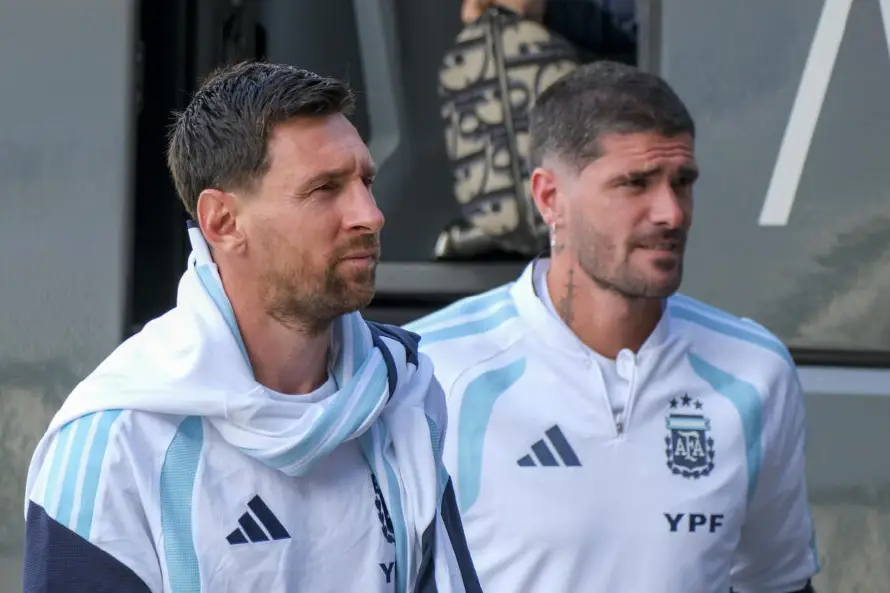 Messi desata la locura en Elche durante entrenamiento de Argentina