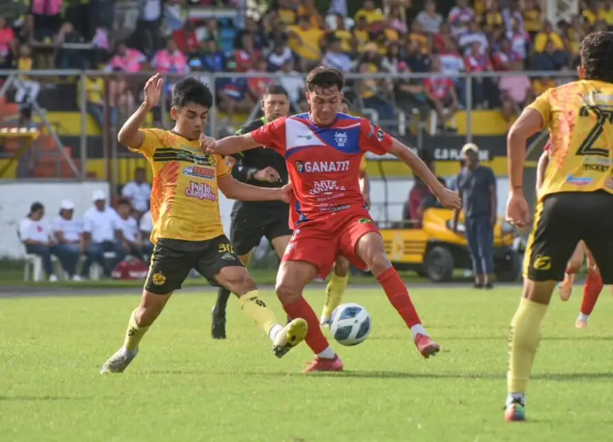 Todos los partidos de ida de los cuartos de final del Apertura 2025 se jugarán este domingo, anuncia Primera División