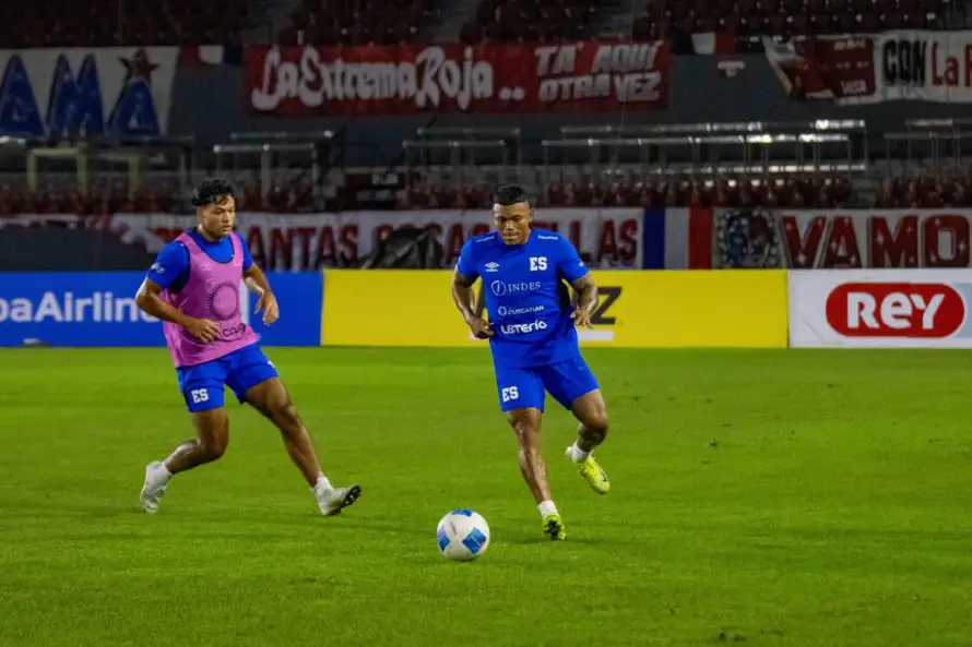 Michell Mercado se convierte en el quinto colombiano naturalizado en jugar para Selecta