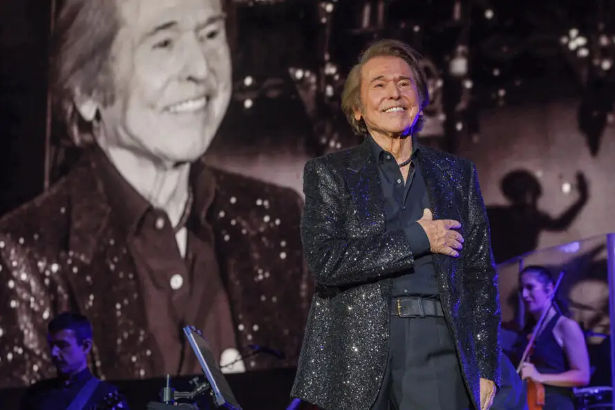 El cantante Raphael recibe la llave de la ciudad de San Juan, en Puerto Rico