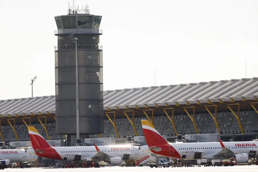 Ningún vuelo saldrá de Madrid a Venezuela el lunes tras la alerta de EE.UU.