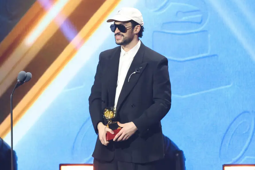 Bad Bunny dedica su Latin Grammy a Puerto Rico: "Nunca olviden de donde vienen"