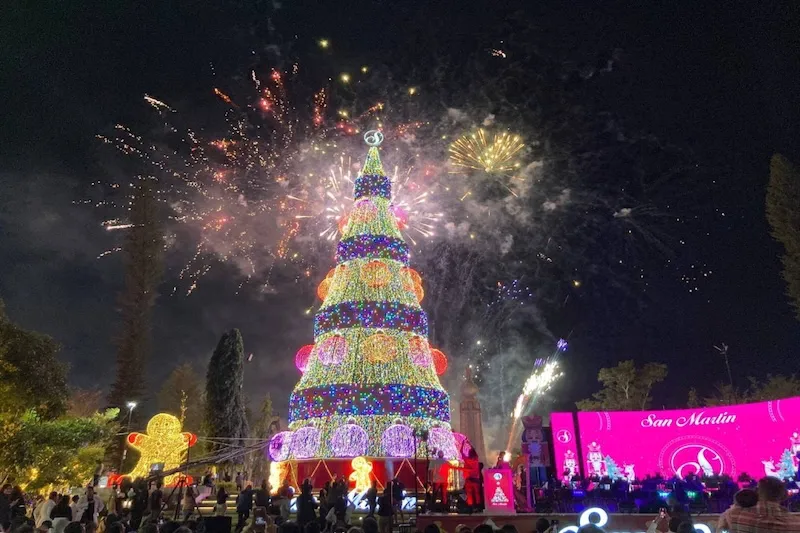 Encendido del árbol navideño será el próximo 29 de noviembre en la Plaza Salvador del Mundo
