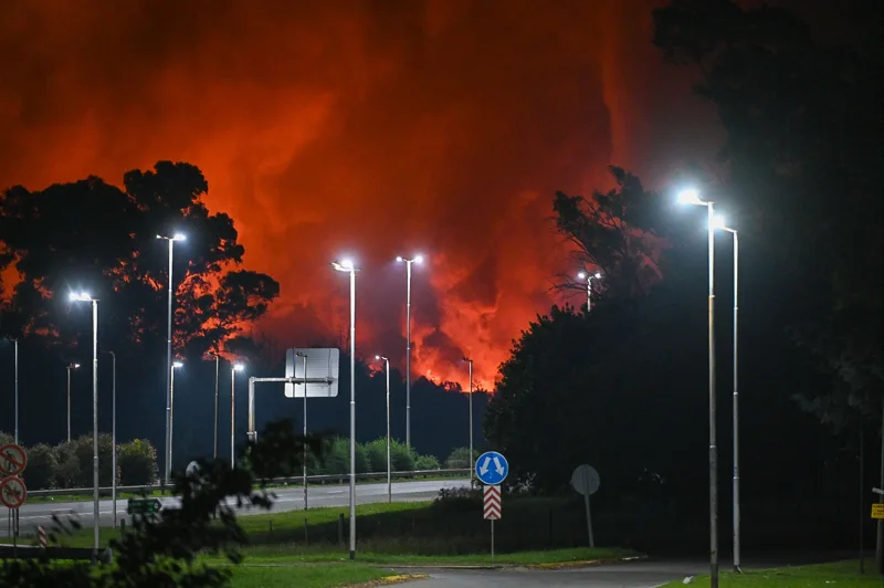 Explosión en polo industrial cercano al aeropuerto de Buenos Aires deja 15 heridos y afecta vuelos