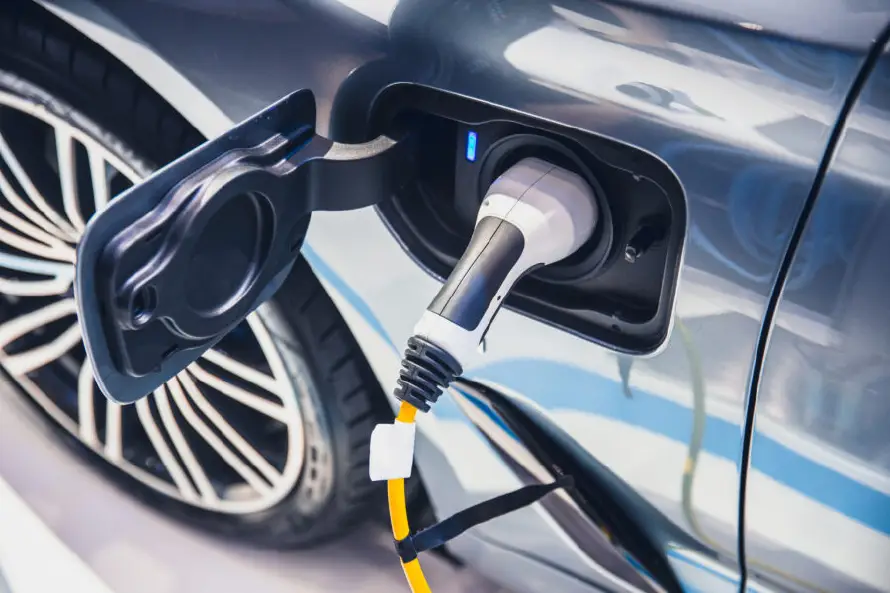 Vehículos eléctricos ahorran $3 millones al día en Latinoamérica, según OLADE