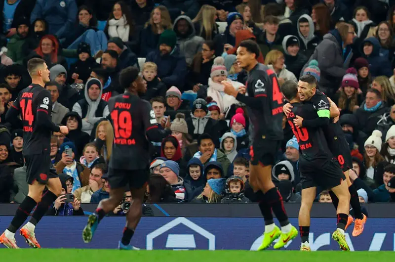 Bayer Leverkusen sorprende y derrota 2-0 al Manchester City en el Etihad