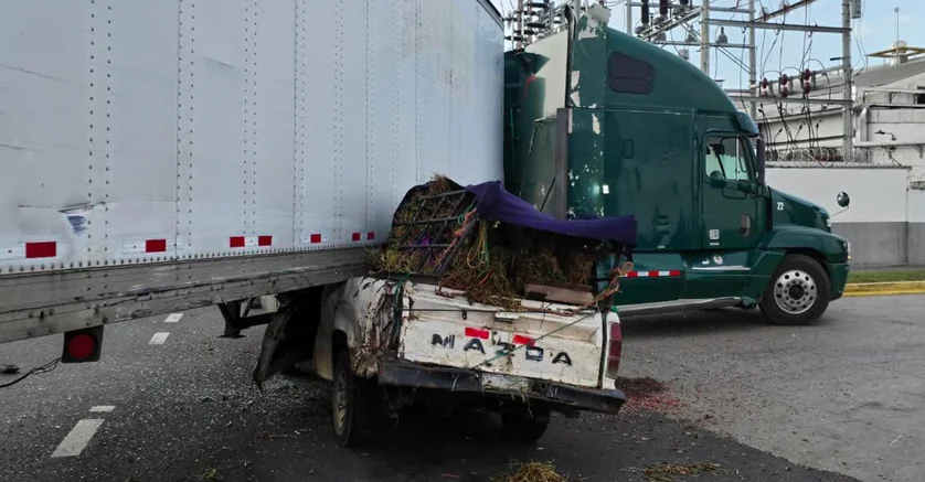 Conductores chocan contra rastras en carreteras de occidente del país