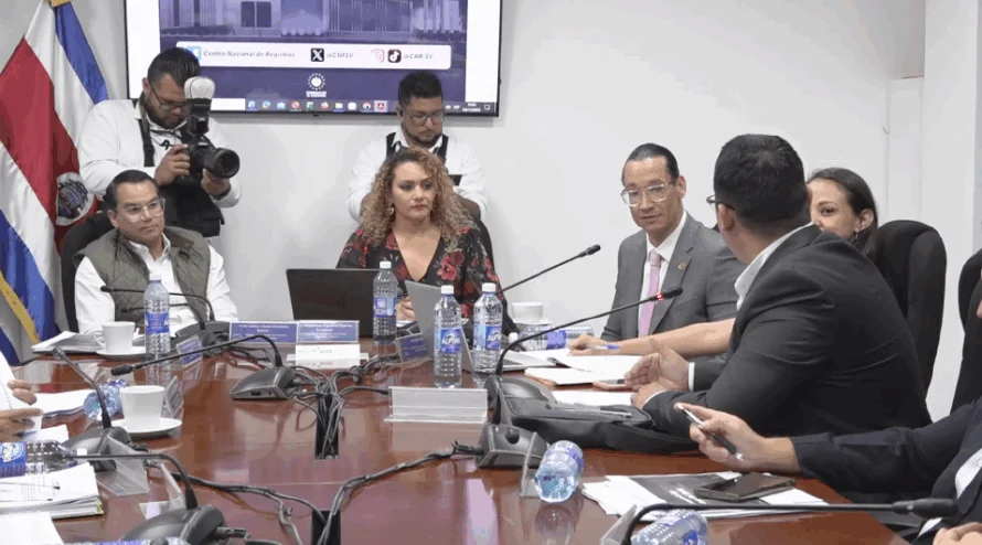Director del CNR presidirá directiva del RNPN y el registrador será representante y tendrá labores operativas