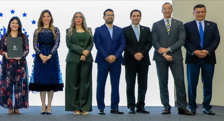 Instituciones estatales firman convenio para ampliar servicios a salvadoreños en el exterior