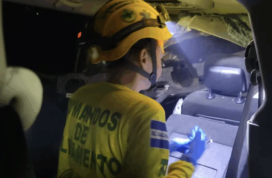 Una persona muere tras choque de camión con arena y un sedán en La Paz