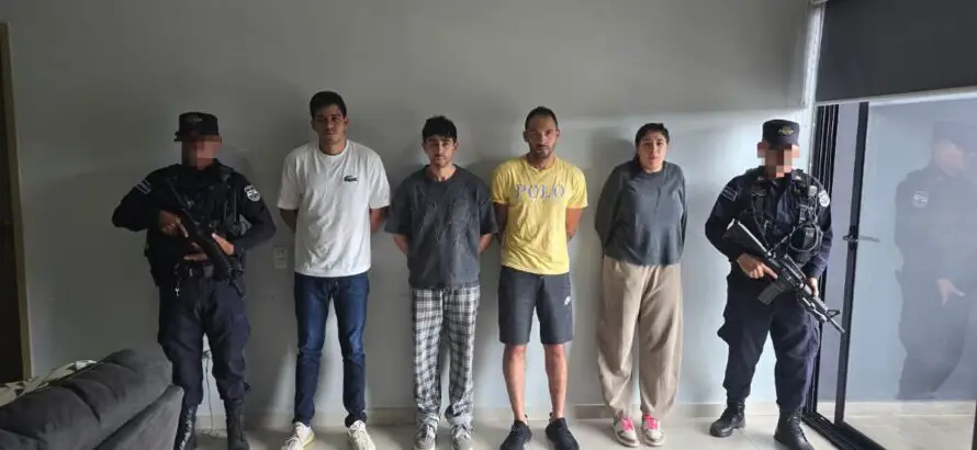 Capturan a tres venezolanos y un mexicano que intentaron abrir cajeros automáticos para extraer dinero