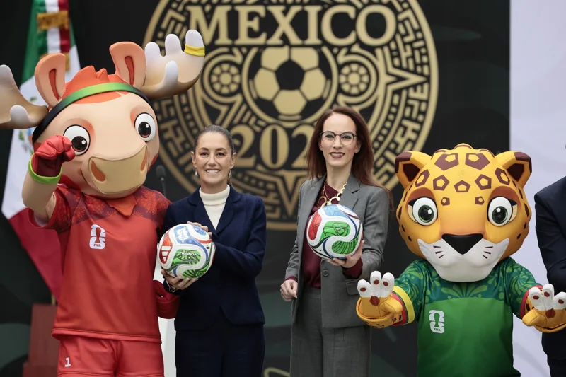 Presidenta de México dice que el país está listo para recibir su tercer Mundial en 2026