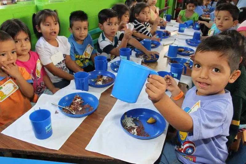 Préstamo del CAF busca aumentar alimentación escolar de 100 a 200 días según Hacienda