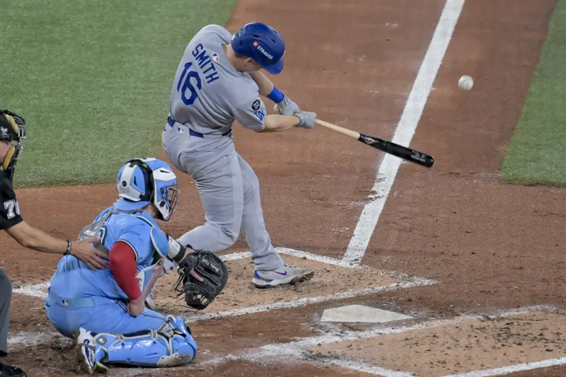 Yamamoto lidera triunfo de Dodgers y fuerza séptimo juego ante Azulejos
