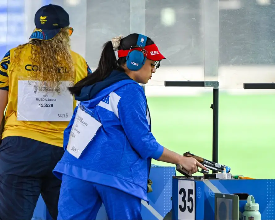 Las salvadoreñas Lilian Castro, Milena Morales y Frida Sibrián ganan plata en tiro con arco en los Juegos Bolivarianos 2025