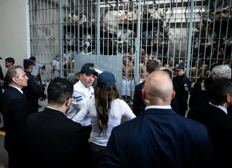 Senadores y congresistas demócratas cuestionan a Marco Rubio sobre “patrón de tortura” contra venezolanos en el CECOT