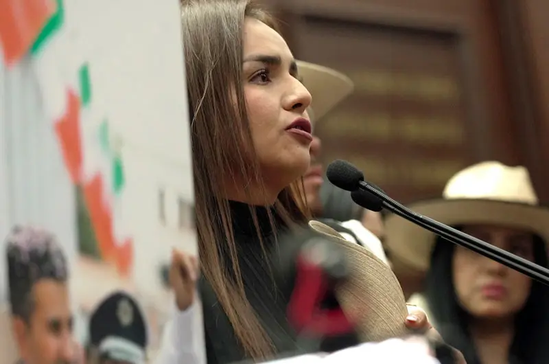 La viuda del alcalde mexicano asesinado registra como marca el Movimiento del Sombrero