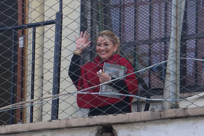Justicia boliviana anula condena y ordena liberar a expresidenta Jeanine Áñez