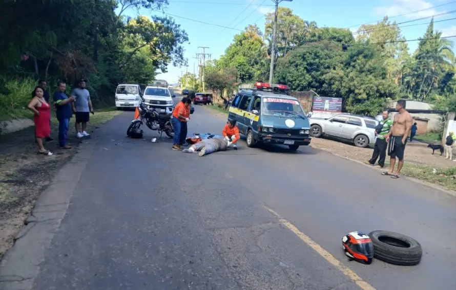 Un motociclista murió esta tarde al chocar con un vehículo en Santa Ana