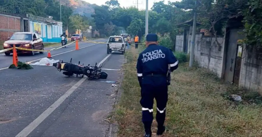 Accidente entre vehículo y una motocicleta deja a un fallecido en Santa Ana