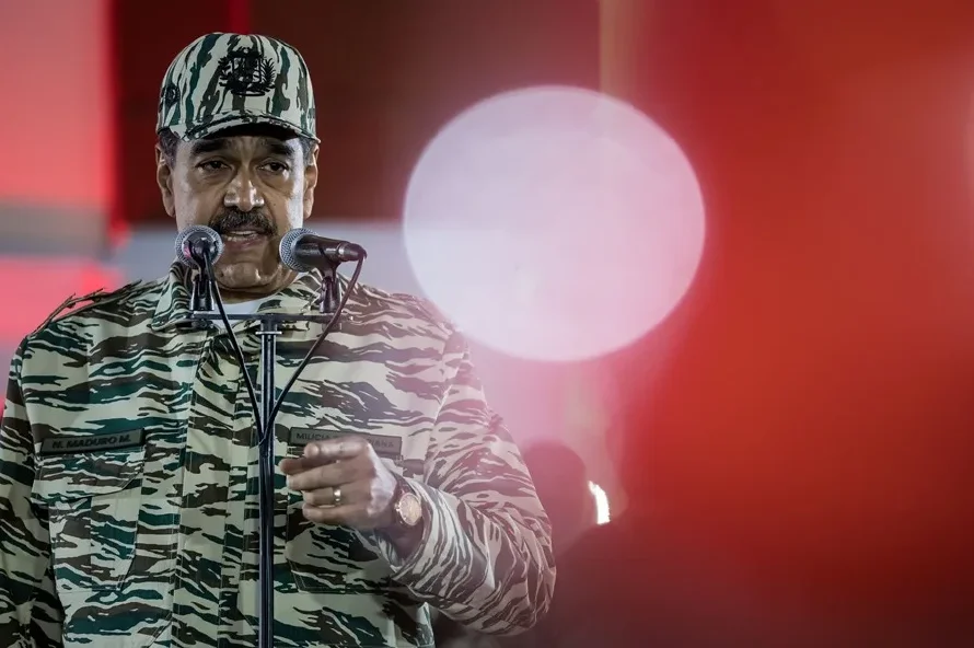 Maduro ordena a la Aviación estar "alertas, listos y dispuestos" para defender a Venezuela