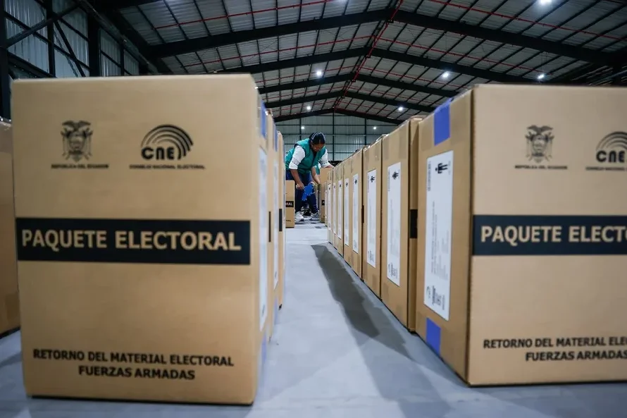 Ecuador decide este domingo si desea una nueva Constitución y bases militares extranjeras