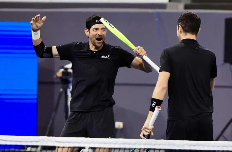 Arévalo y Pavic mantienen vivo el sueño de semifinales en Turín