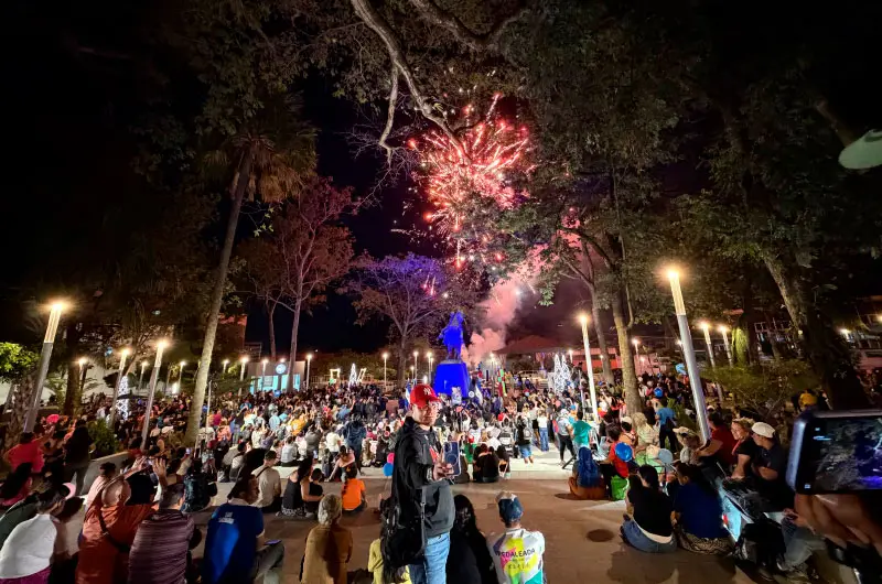 Alcaldía capitalina reinaugura la Plaza Simón Bolívar