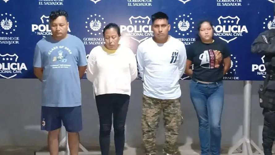 Desmantelan a presunta red que alquilaba vehículos por redes sociales y los vendía falsificando documentos con ayuda de un notario