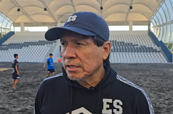 Rudis Gallo reafirma proceso de renovación en la Selecta de fútbol playa