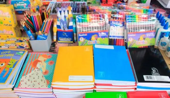 Simeduco dice que directores fueron apartados de las licitaciones de útiles escolares