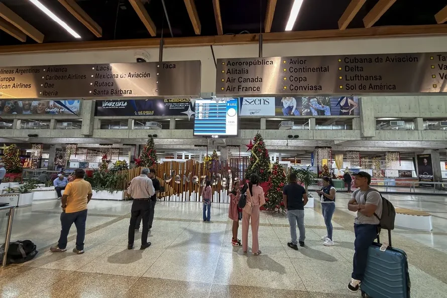 Régimen venezolano revoca permisos a seis aerolíneas por suspender vuelos