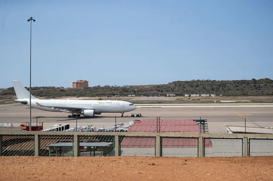 Vence el plazo que Venezuela dio a aerolíneas sin confirmación de sanciones