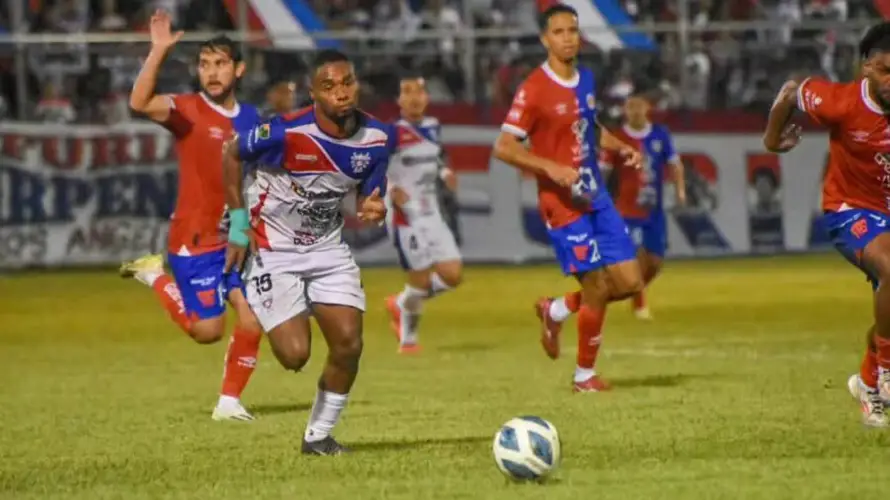Firpo derrotó 3-1 a FAS en un partido lleno de muchas emociones